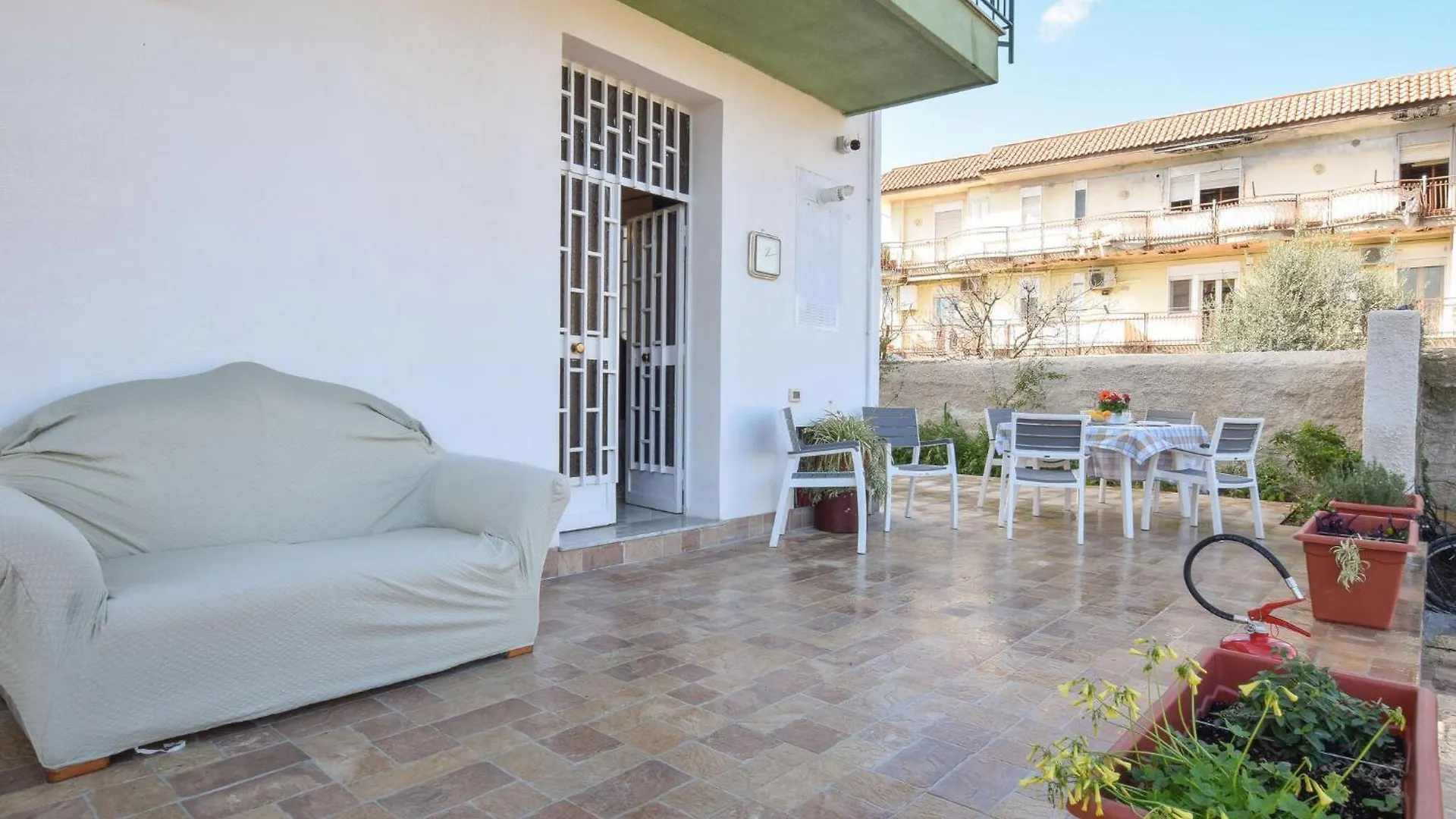 2 Bedroom Stunning Apartment In Portella Di Mare