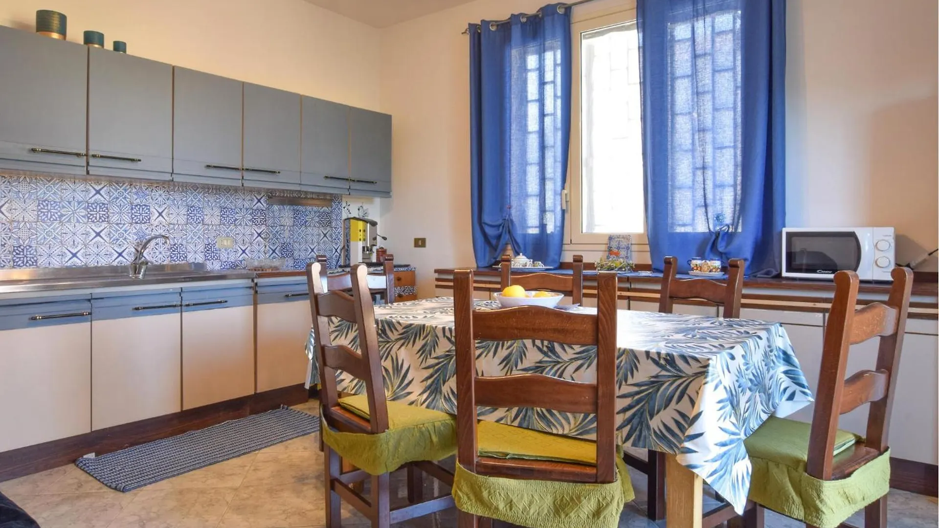2 Bedroom Stunning Apartment In Portella Di Mare