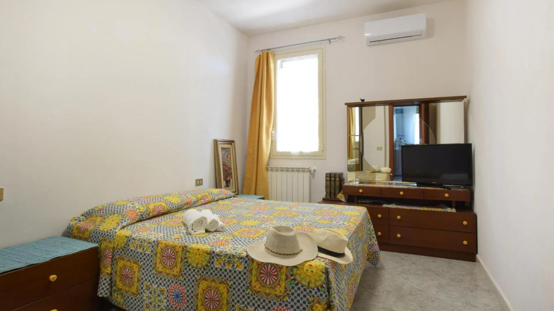 2 Bedroom Stunning Apartment In Portella Di Mare